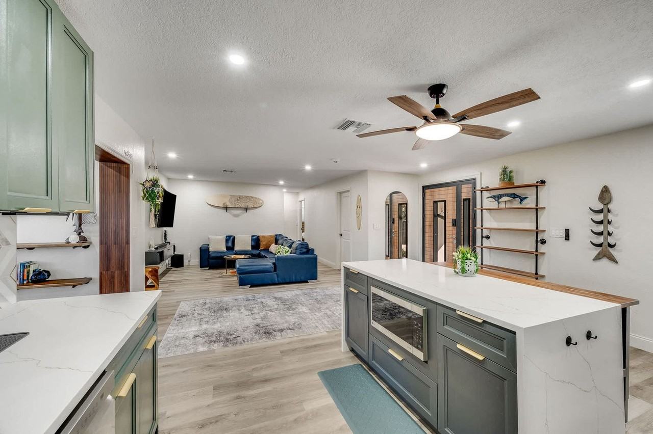 415 N Shore Dr #1459973P - Photo 2 of 50