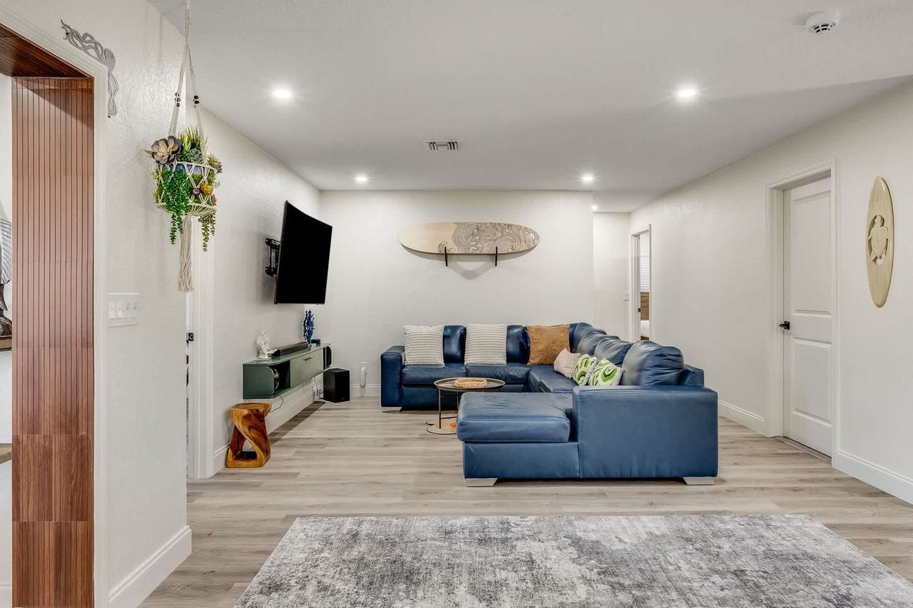 415 N Shore Dr #1459973P - Photo 3 of 50