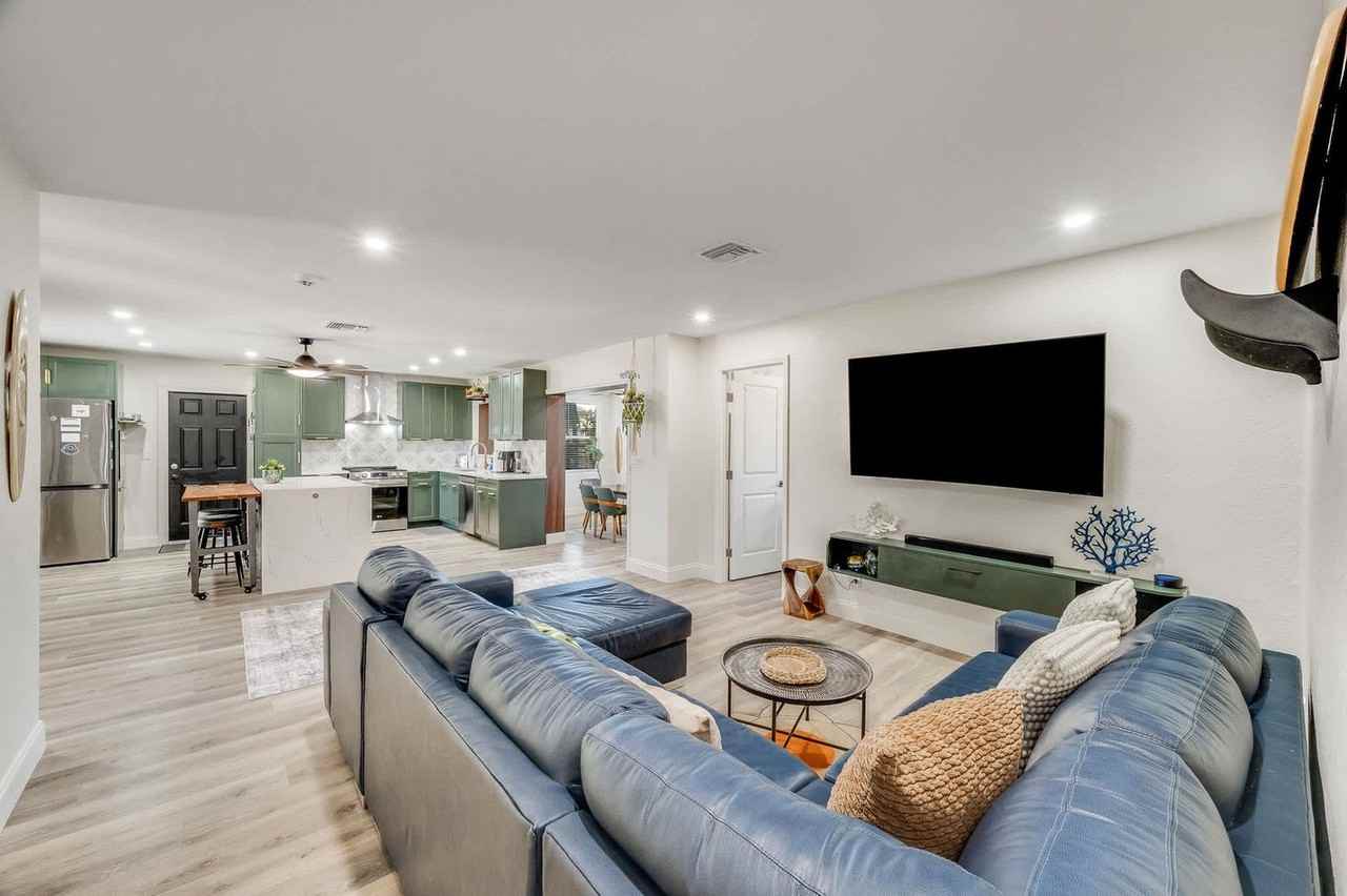 415 N Shore Dr #1459973P - Photo 7 of 50