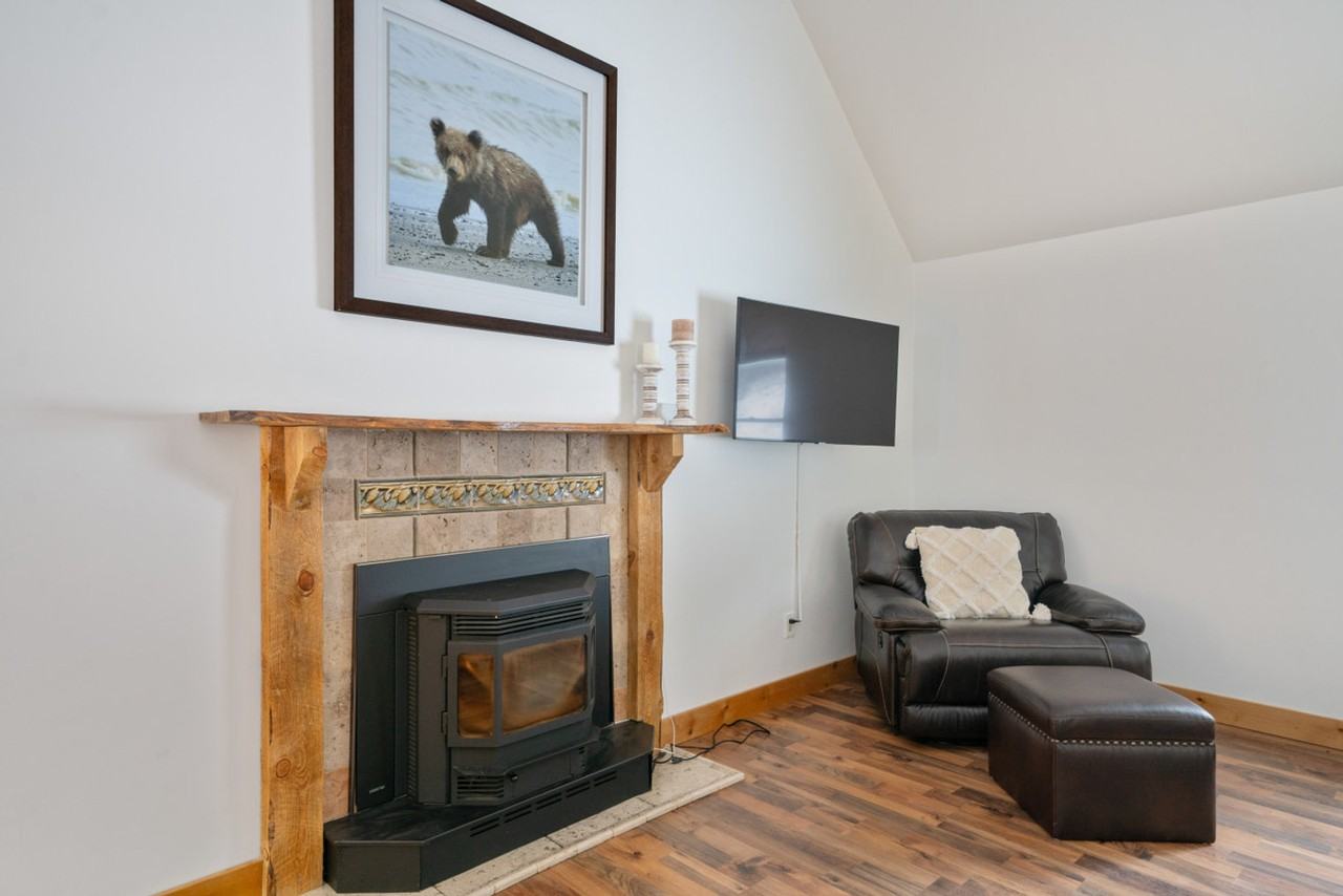 420 Colt Rd #1459460P - Photo 4 of 50