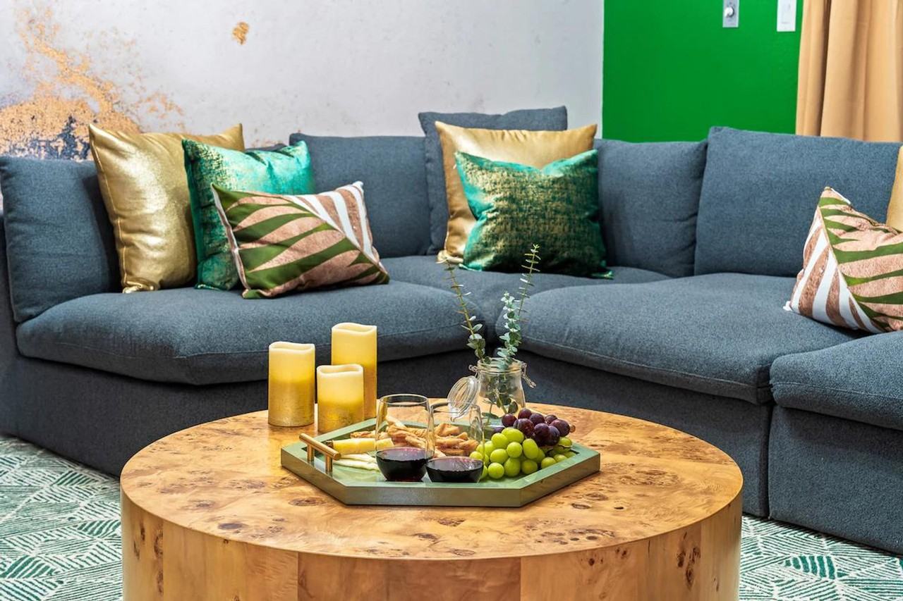 4736 Sleepy Hollow Dr #1459476P - Photo 4 of 50