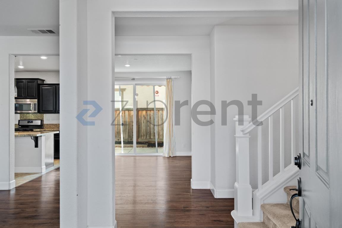 2060 Salice Way - Photo 6 of 34