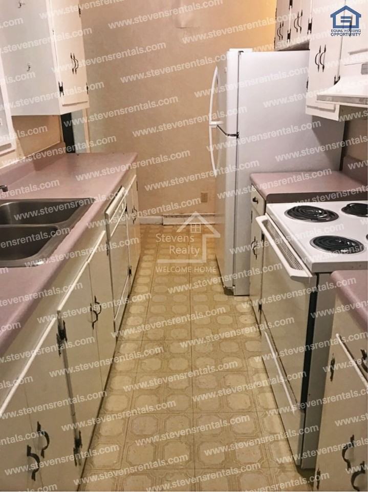 929 Deerfield Dr - Photo 6 of 13