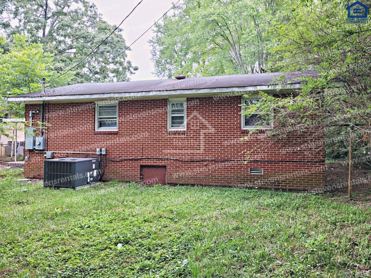 346 W 5th St - Photo 4 of 12