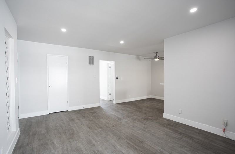 2233 S Ridgeley Dr #208 - Photo 3 of 16