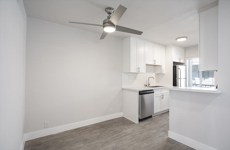 2233 S Ridgeley Dr #208 - Photo 4 of 16