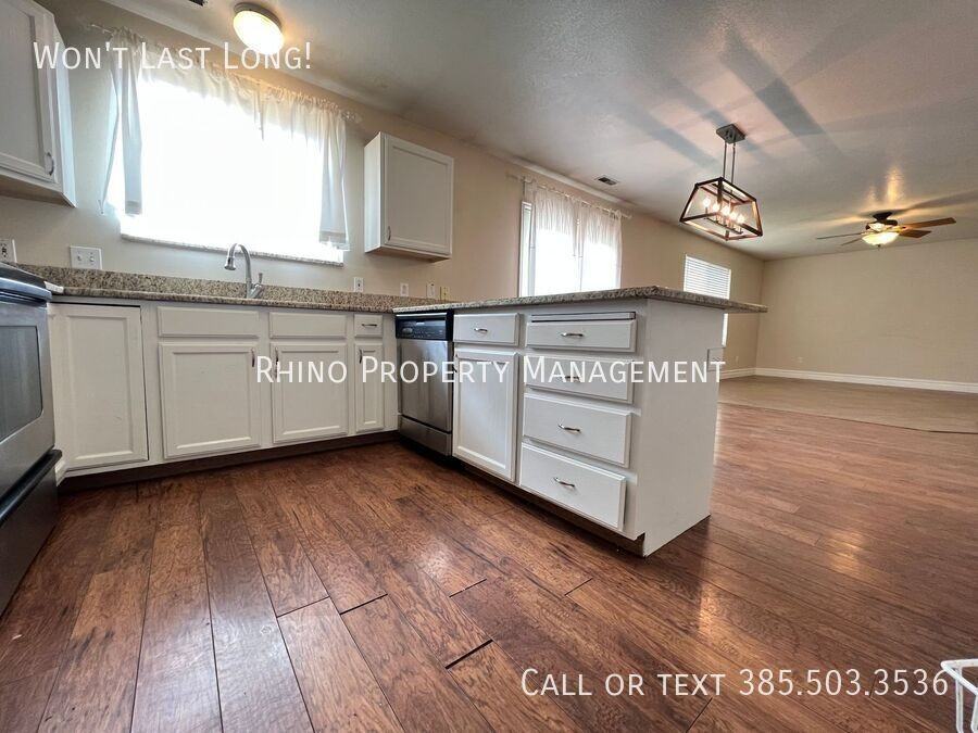 2951 W 1060 N - Photo 2 of 12