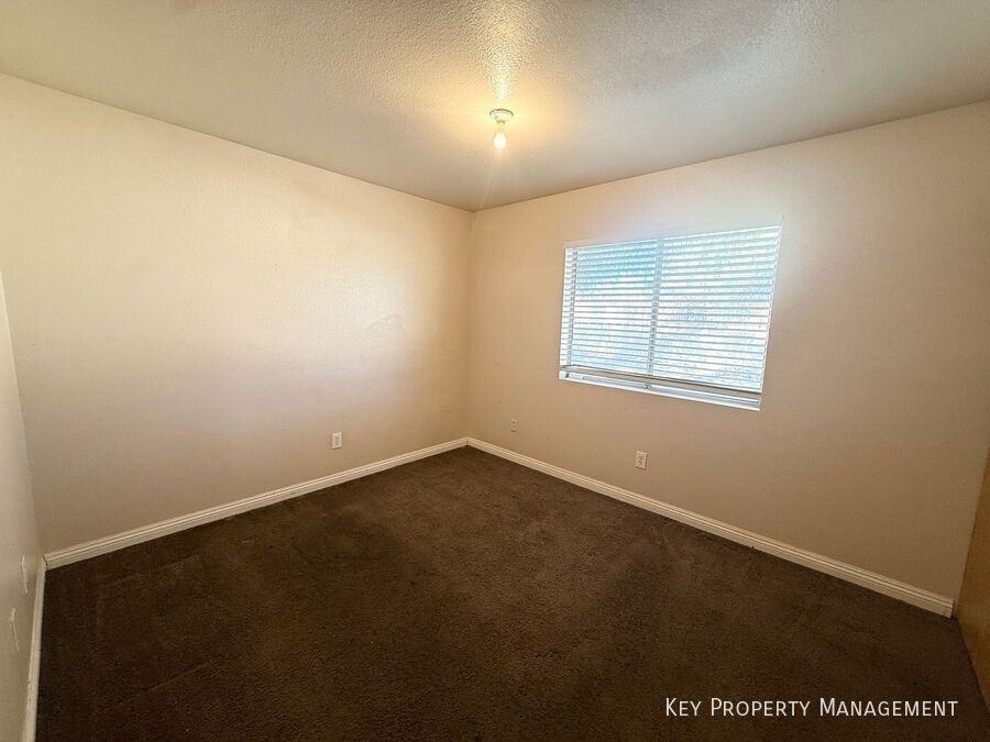 4648 Krissylouise Way #B - Photo 6 of 17