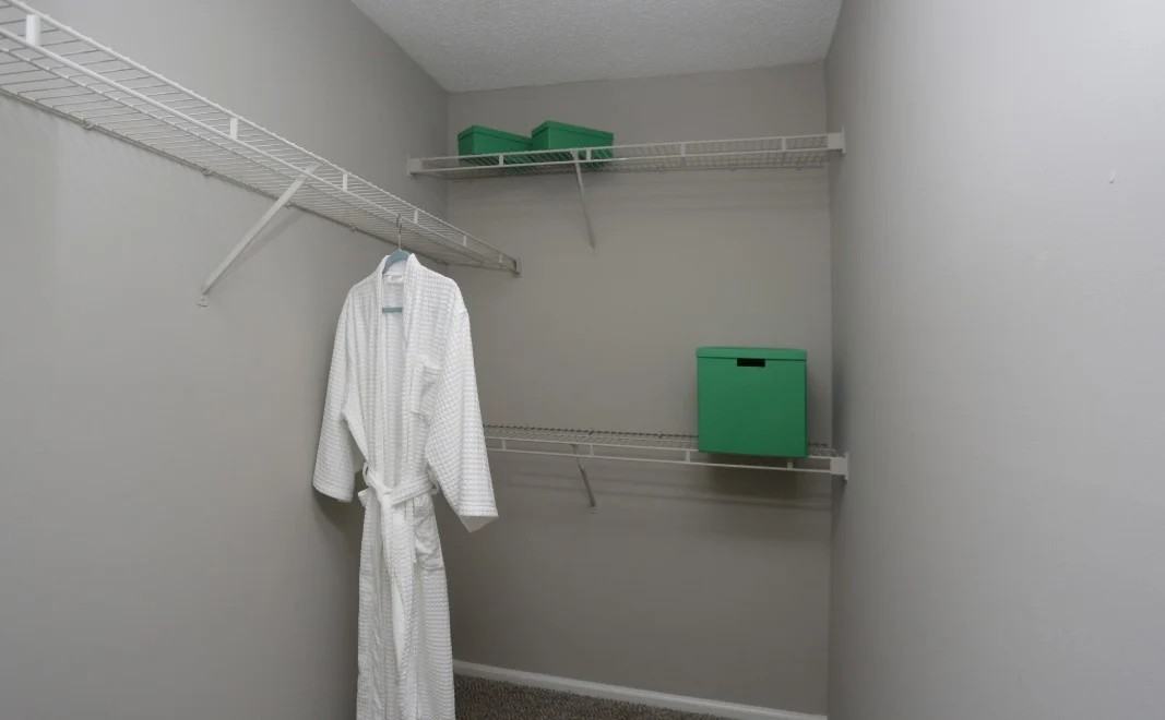 902 Caledon Ct #902 - Photo 5 of 6