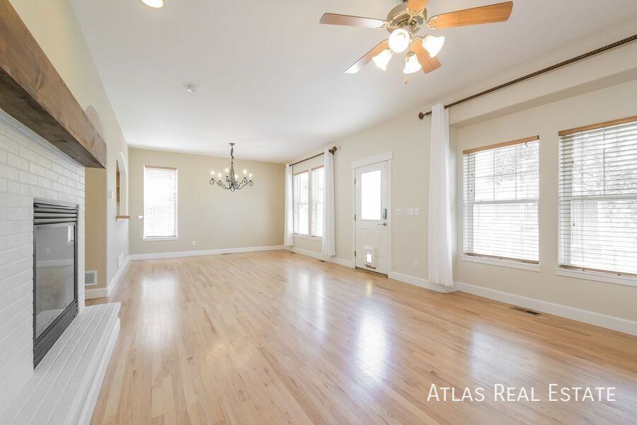 2815 Canby Way - Photo 3 of 20