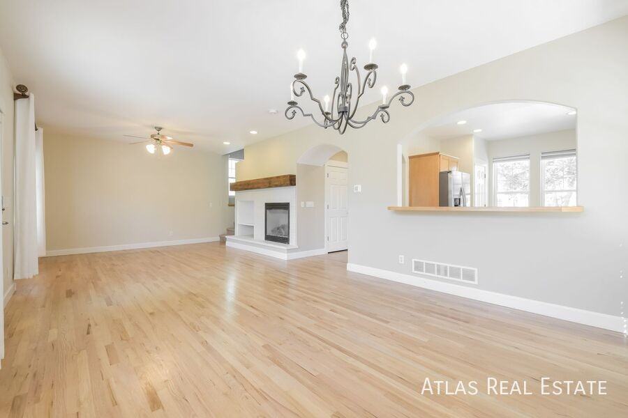 2815 Canby Way - Photo 5 of 20