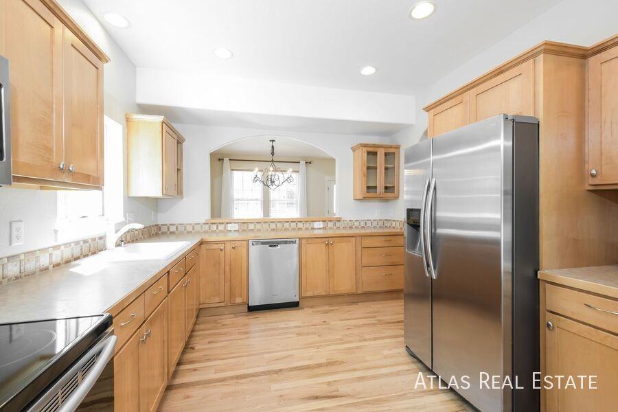 2815 Canby Way - Photo 7 of 20