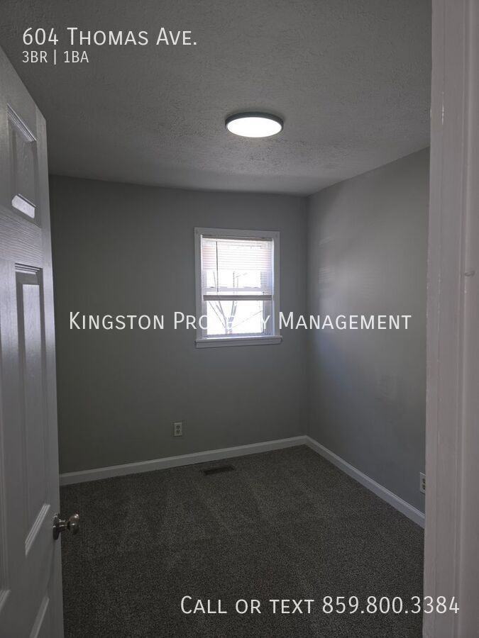 604 Thomas Ave - Photo 5 of 9