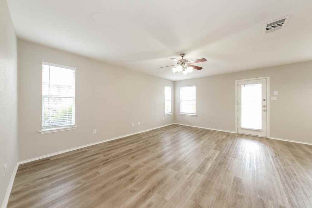 105 Altamont St - Photo 4 of 16