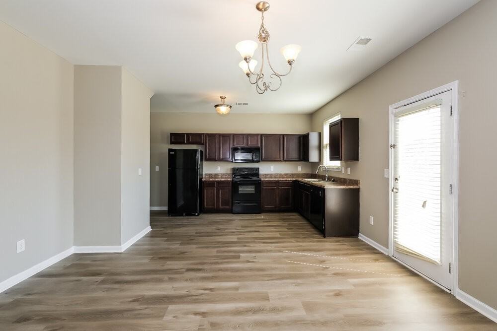 244 Bandelier Cir - Photo 7 of 17