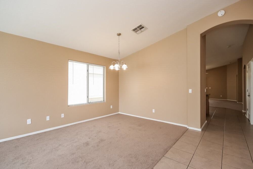 7814 S 72nd Ln - Photo 6 of 13