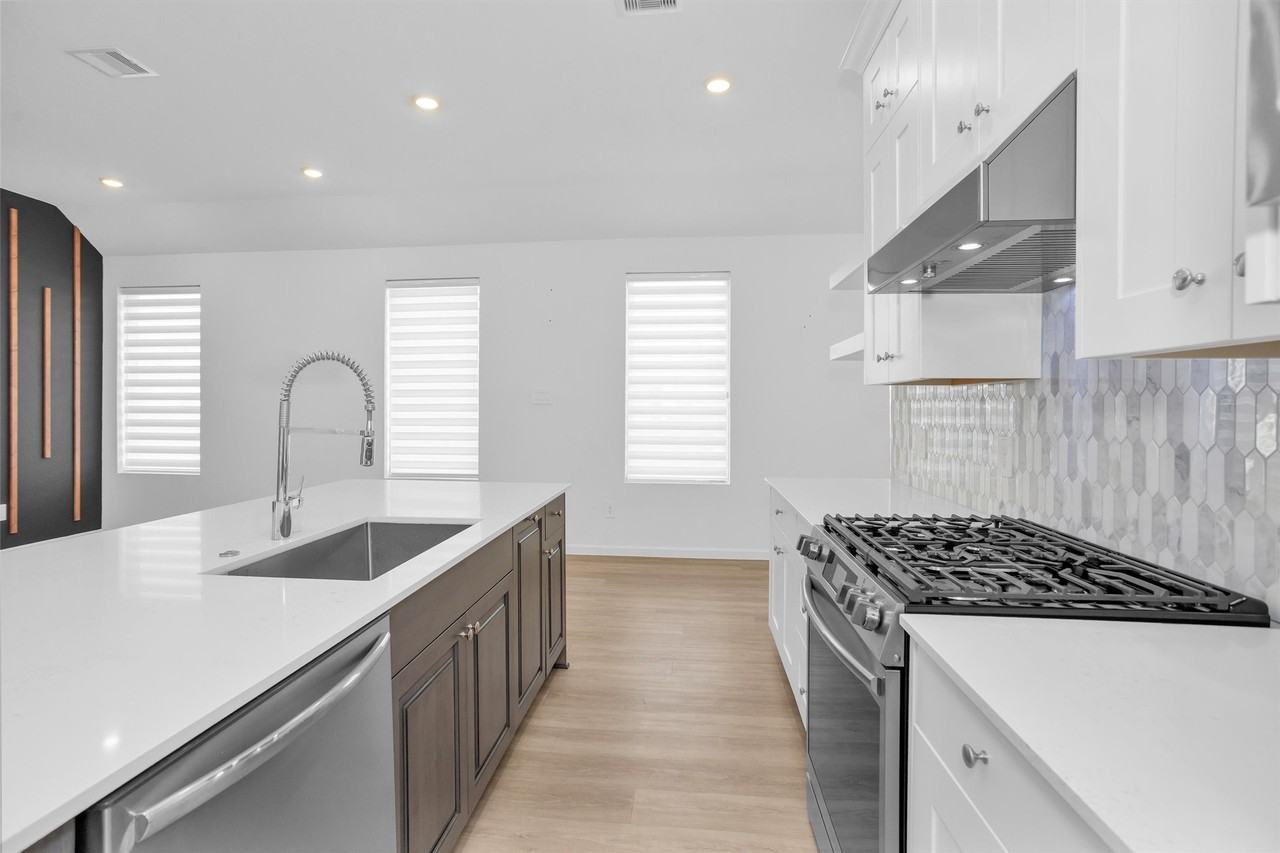 15619 Rising Wren Ct #15619 - Photo 7 of 32