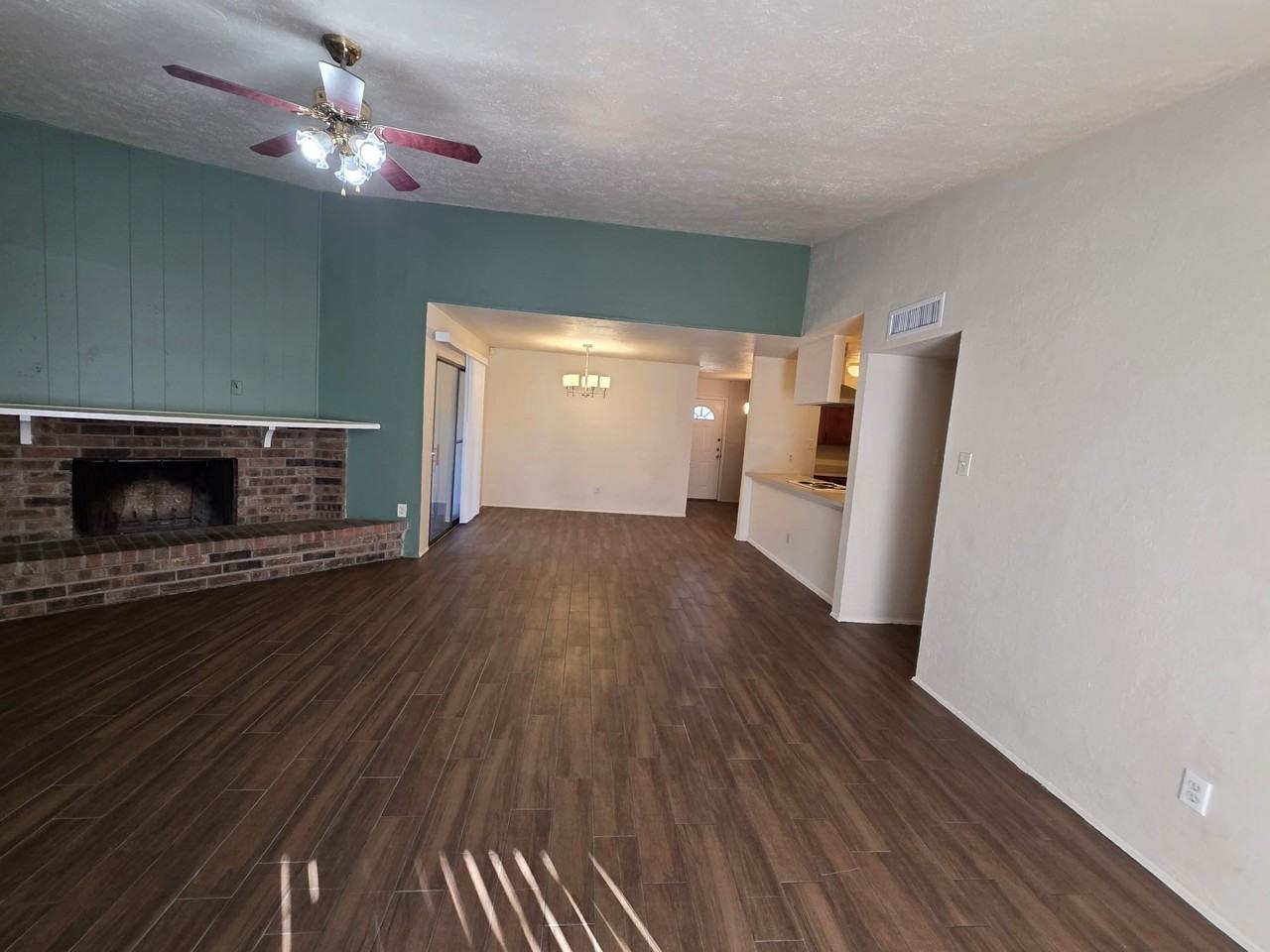 22735 Millgate Dr #22735 - Photo 3 of 17