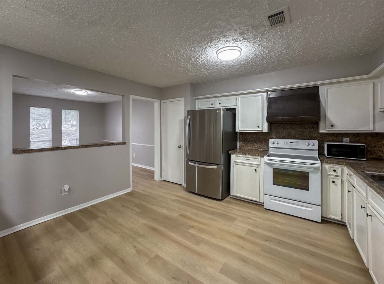 22822 Canyon Lake Dr #22822 - Photo 3 of 26