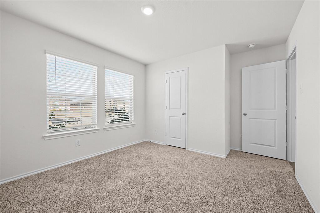 1208 Fieldstone Ct #1208 - Photo 3 of 27