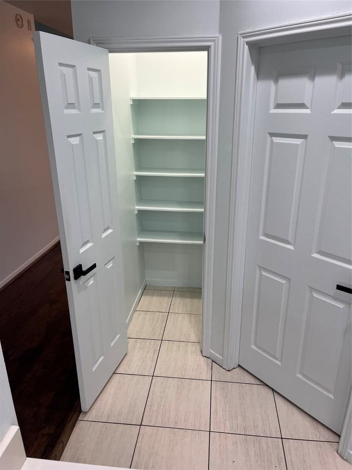 911 Chapwood Ct #911 - Photo 5 of 22