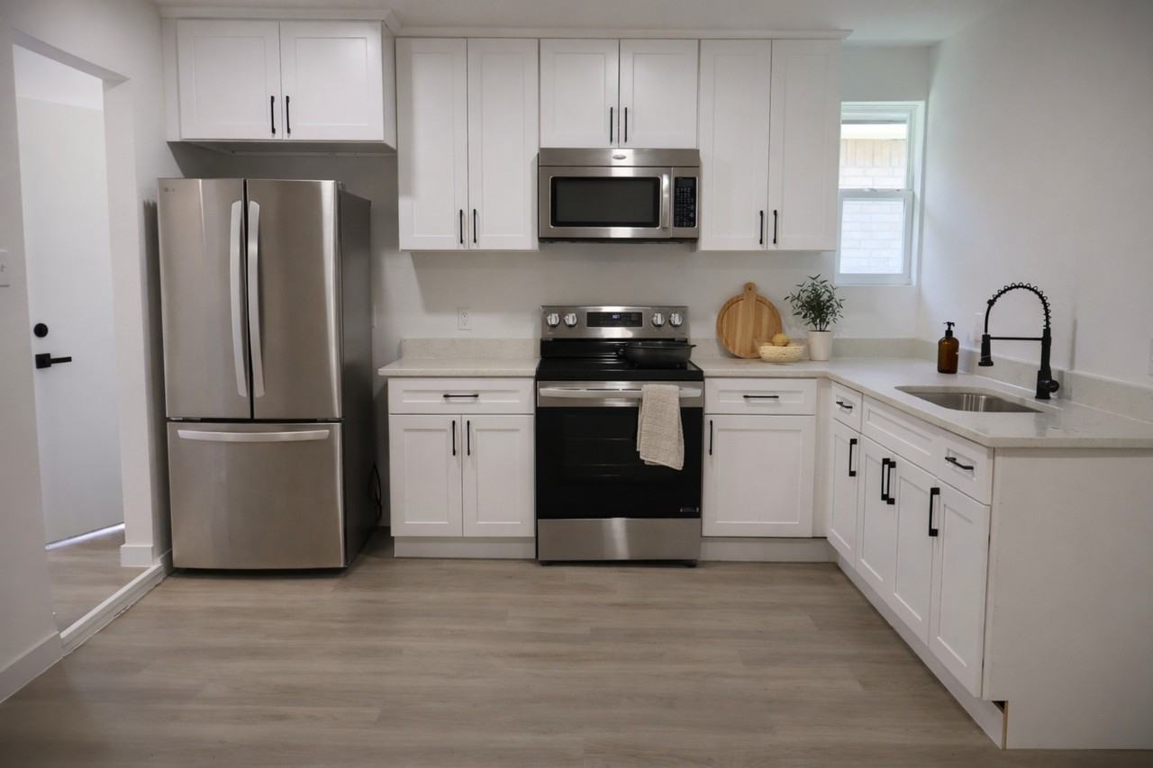 5502 Circlegate Dr #5502 - Photo 5 of 8