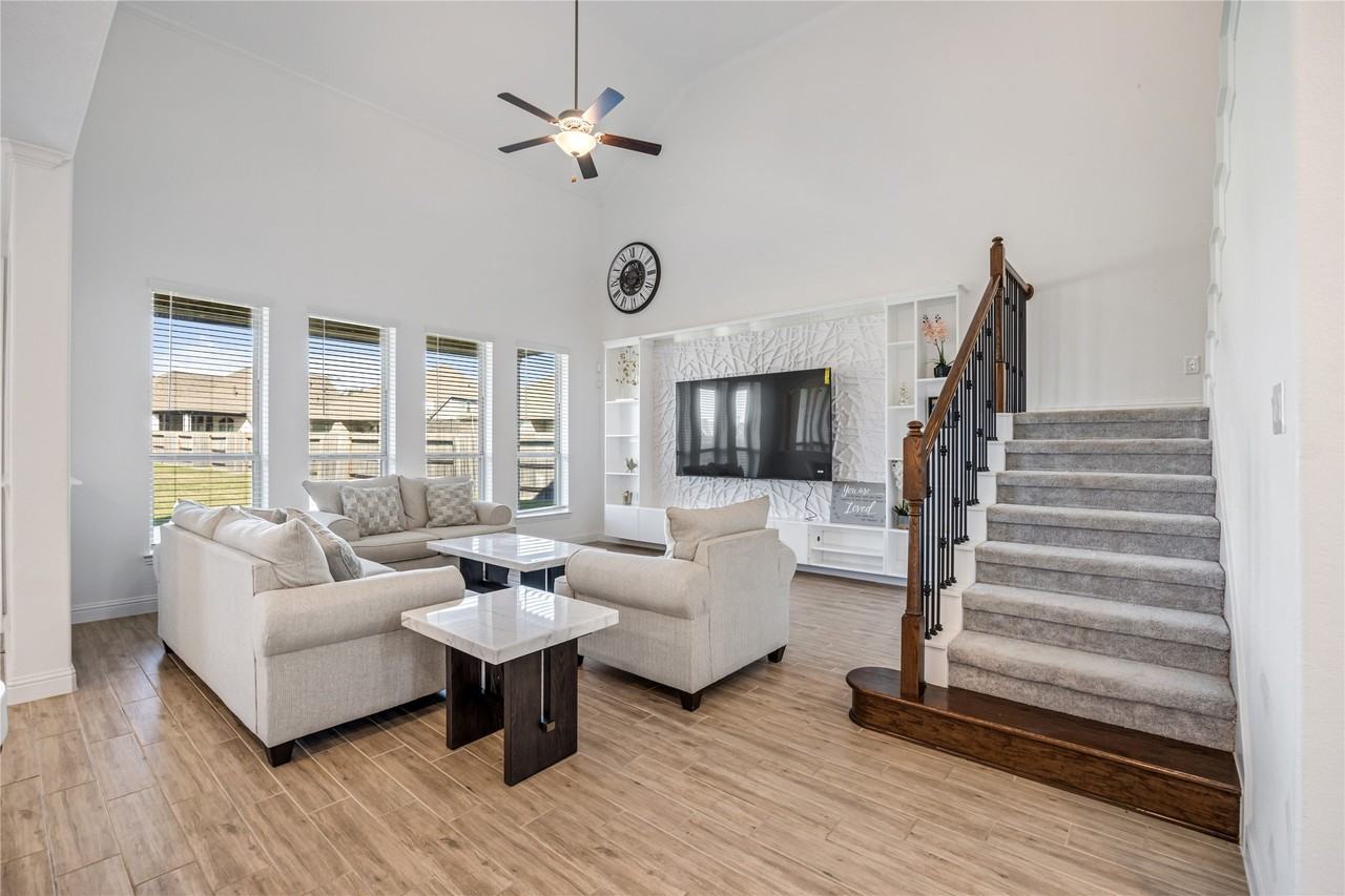 23563 Red Juniper Ln #23563 - Photo 4 of 43