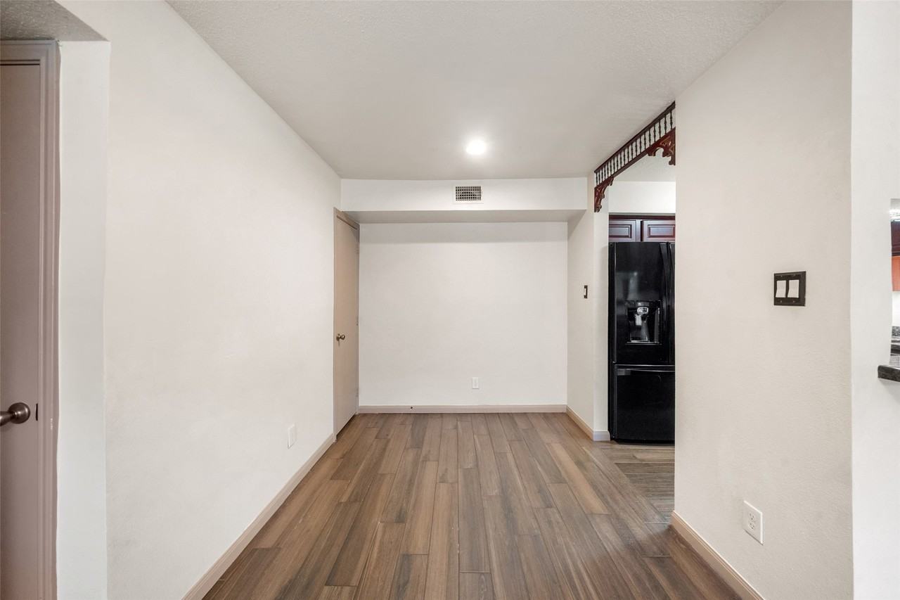 1880 White Oak Dr #1880-181 - Photo 5 of 26