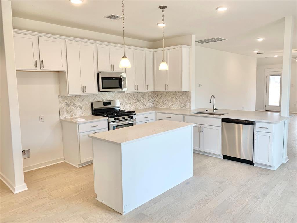 126 Shackleton Dr #126 - Photo 6 of 11