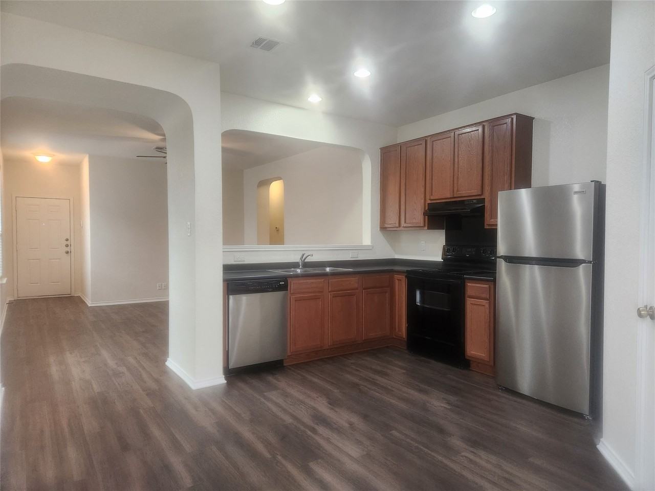 205 Beech Dr #205 - Photo 2 of 10