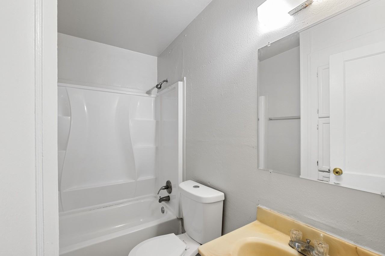 7918 Jutland Rd #7918 - Photo 6 of 8