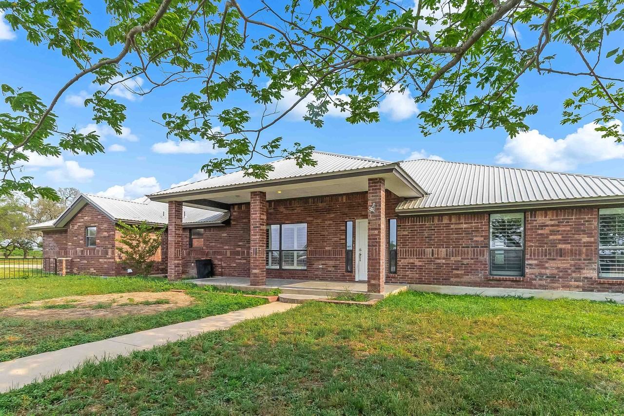 8321 County Road 200 #8321 - Photo 2 of 24