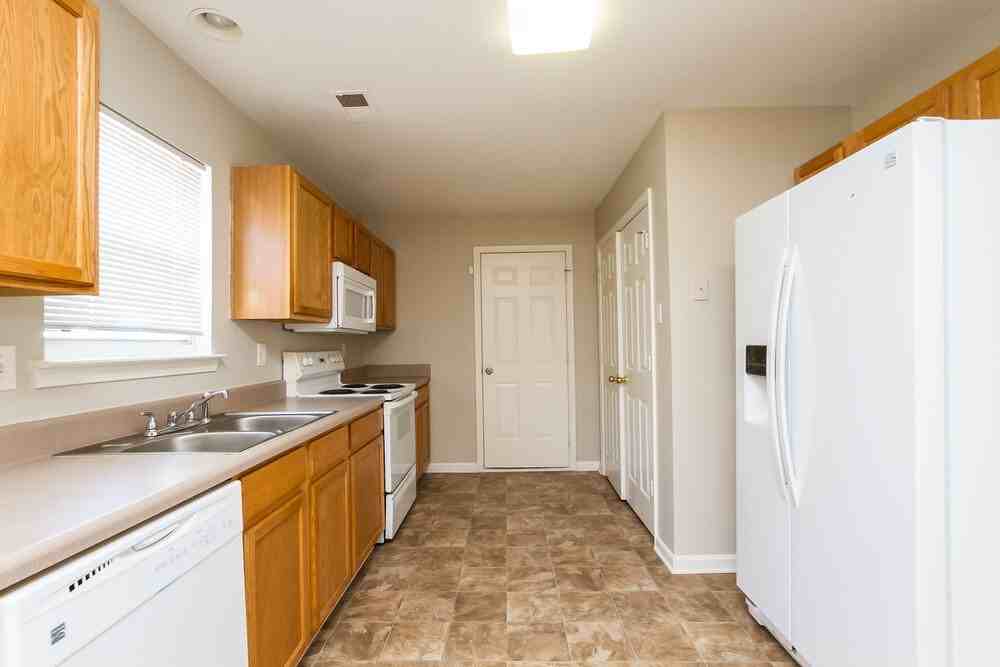 933 Grass Hollow Ct - Photo 7 of 16