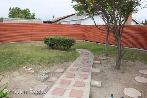 274 S Newport Ave - Photo 3 of 16