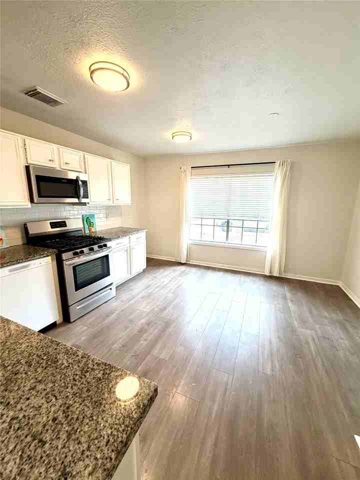 19114 Indian Grass Dr #19114 - Photo 4 of 18