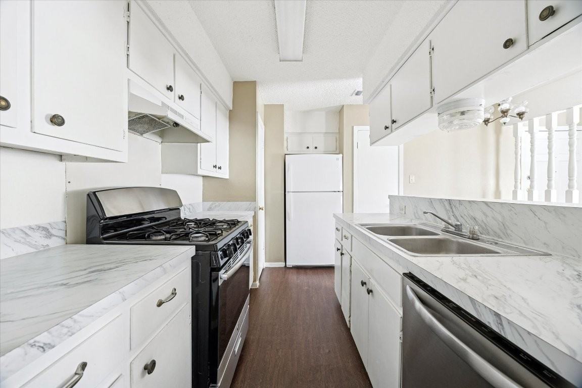 908 Kirschner Pl #908B - Photo 5 of 10