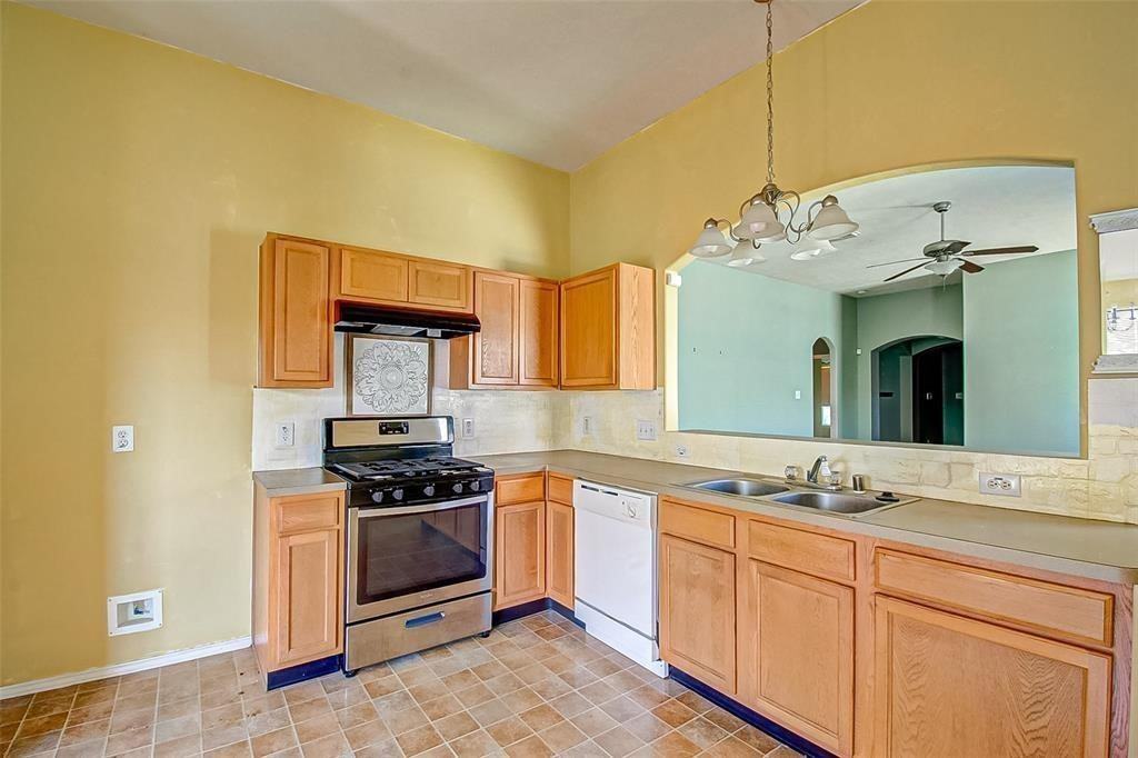 21206 Wortham Oaks Dr #21206 - Photo 7 of 24