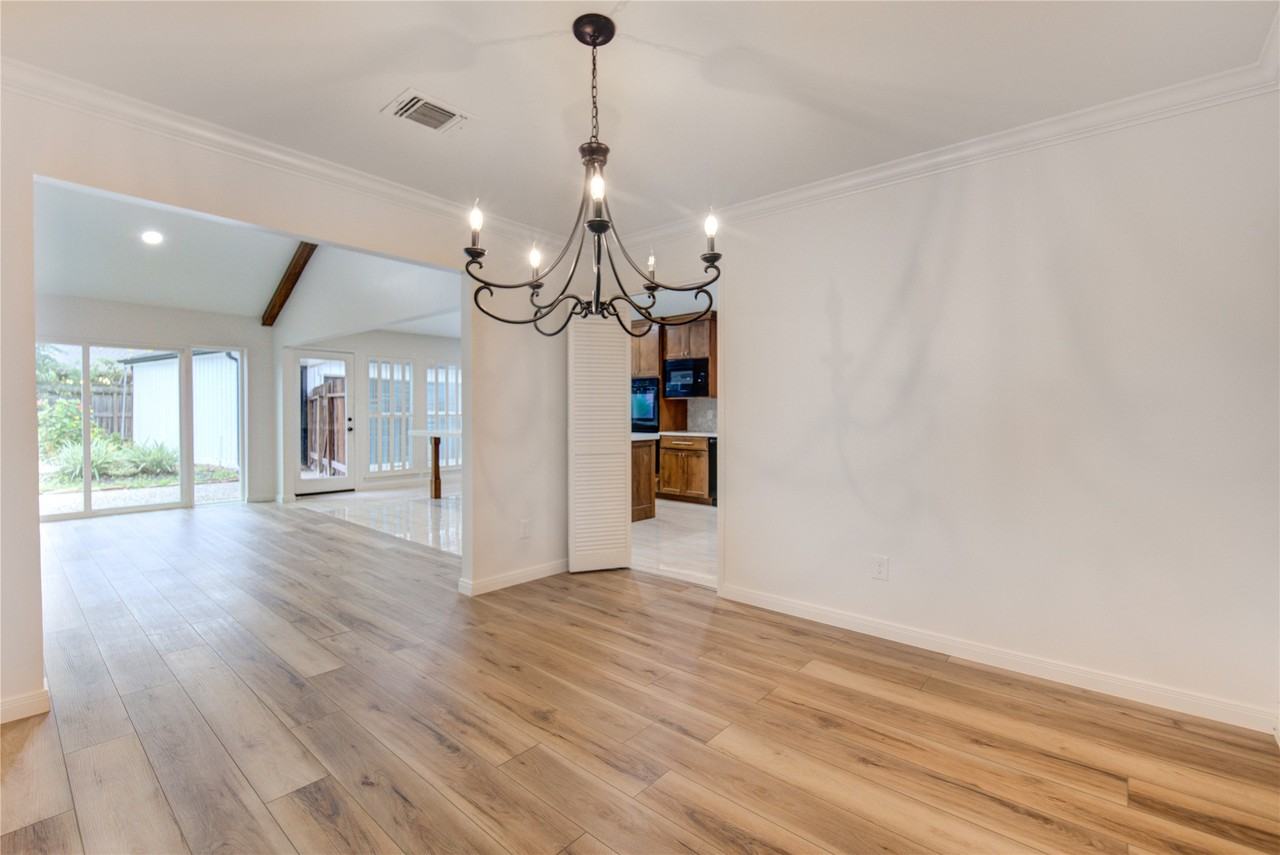 10322 Lynbrook Hollow St #10322 - Photo 3 of 42