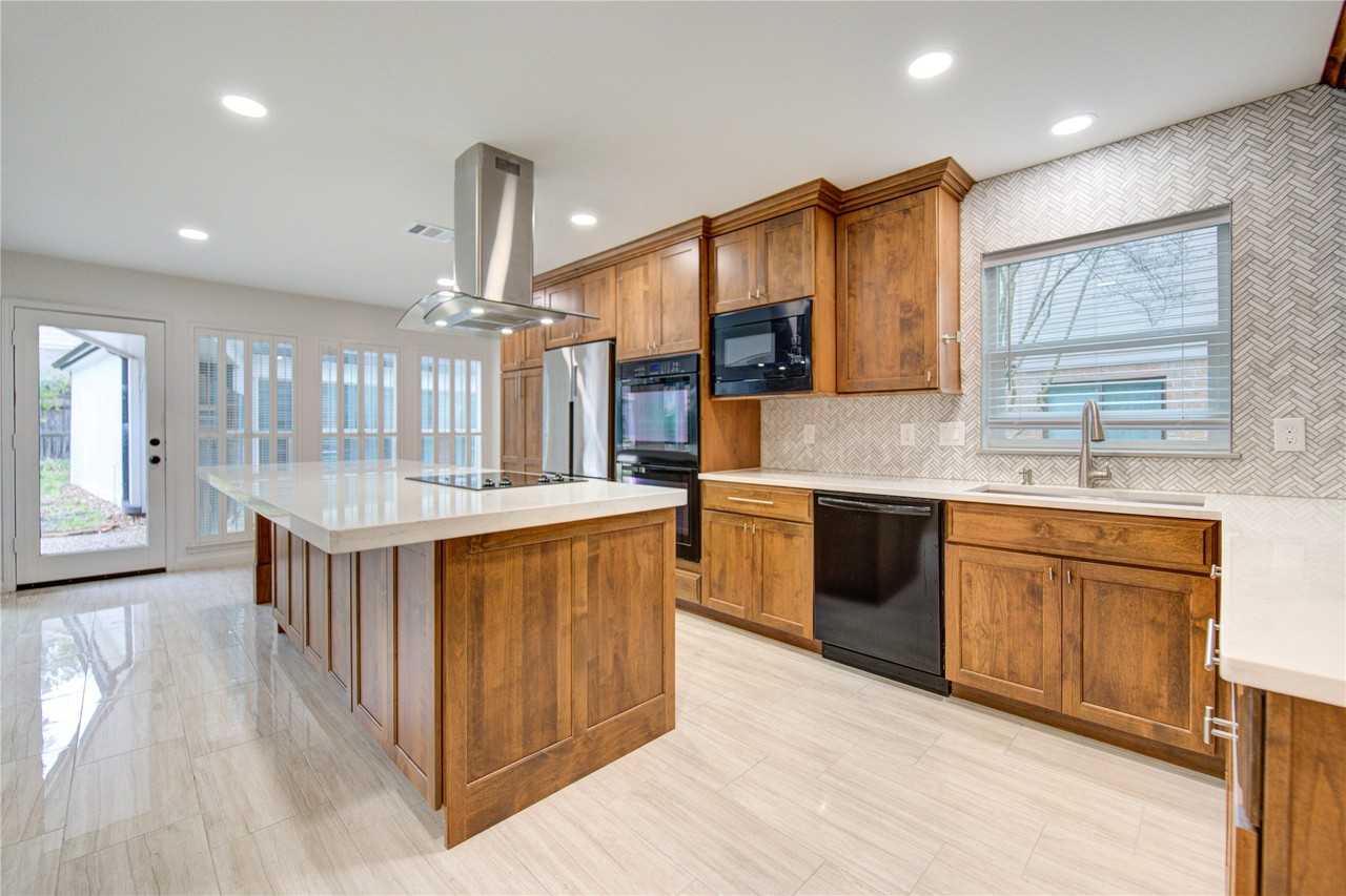 10322 Lynbrook Hollow St #10322 - Photo 7 of 42