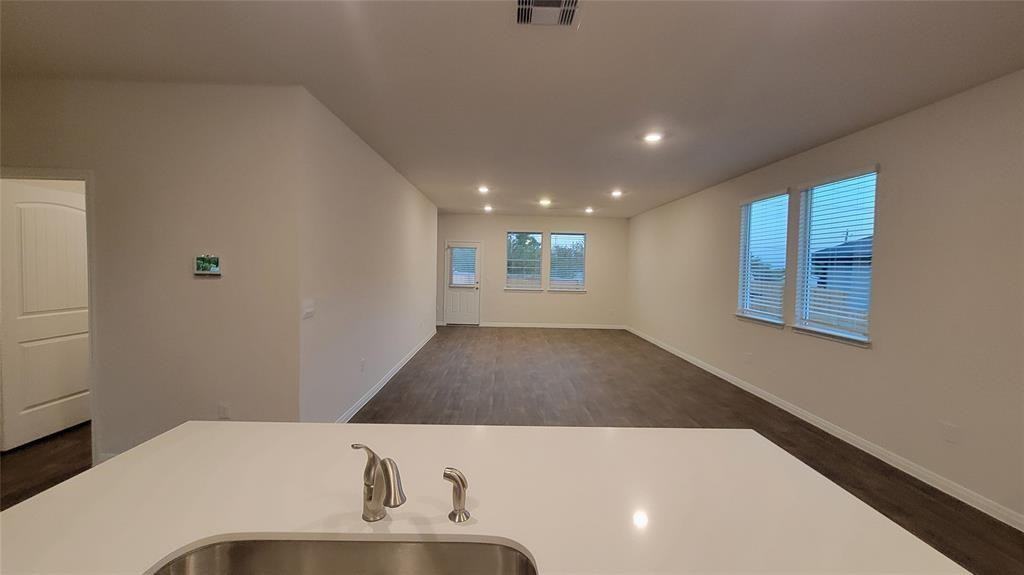 179 Sweetwater Dr #179 - Photo 4 of 16