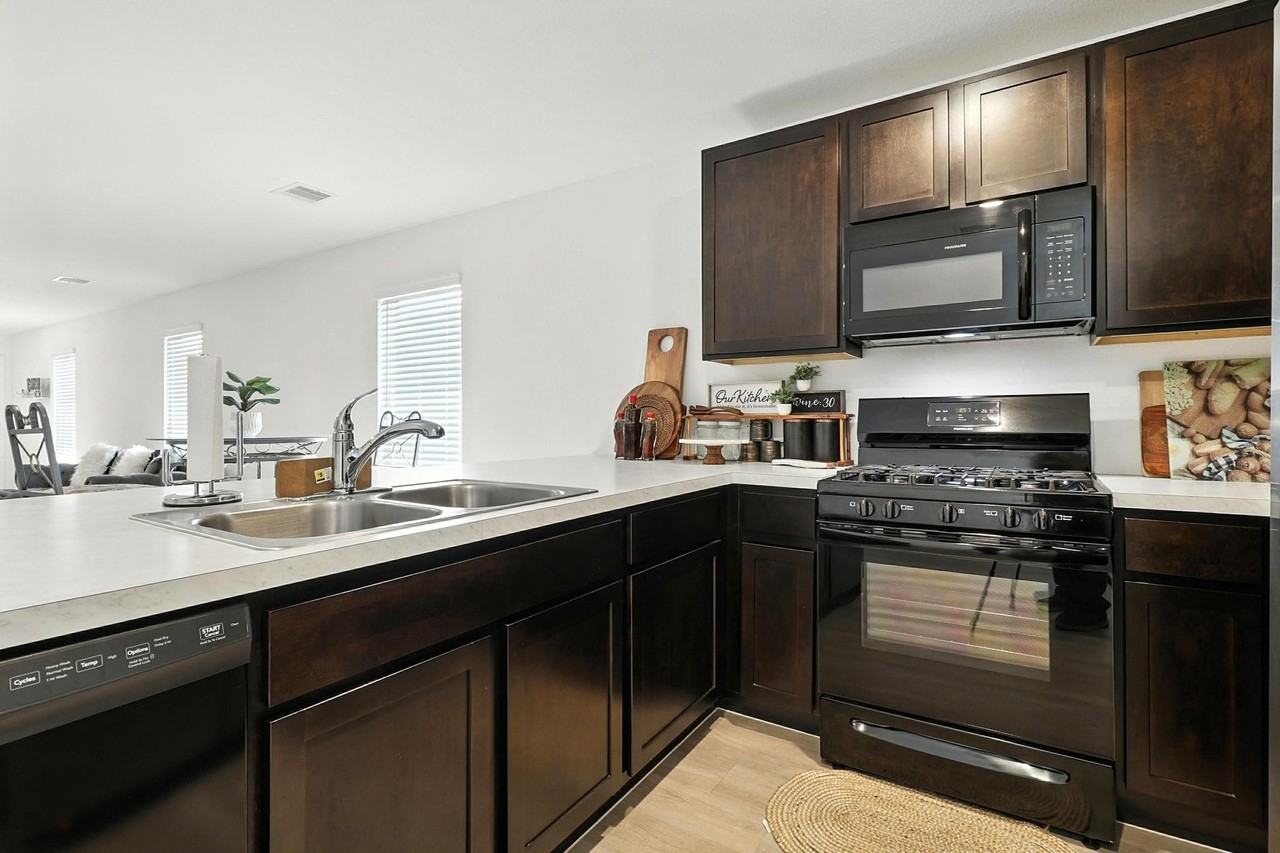 379 Jewett Meadow Dr #379 - Photo 7 of 23