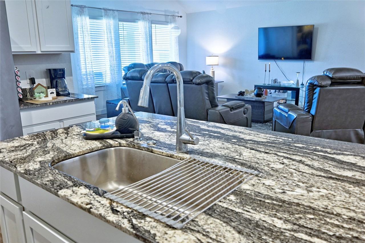 8522 Kokernot Ln #8522 - Photo 6 of 50