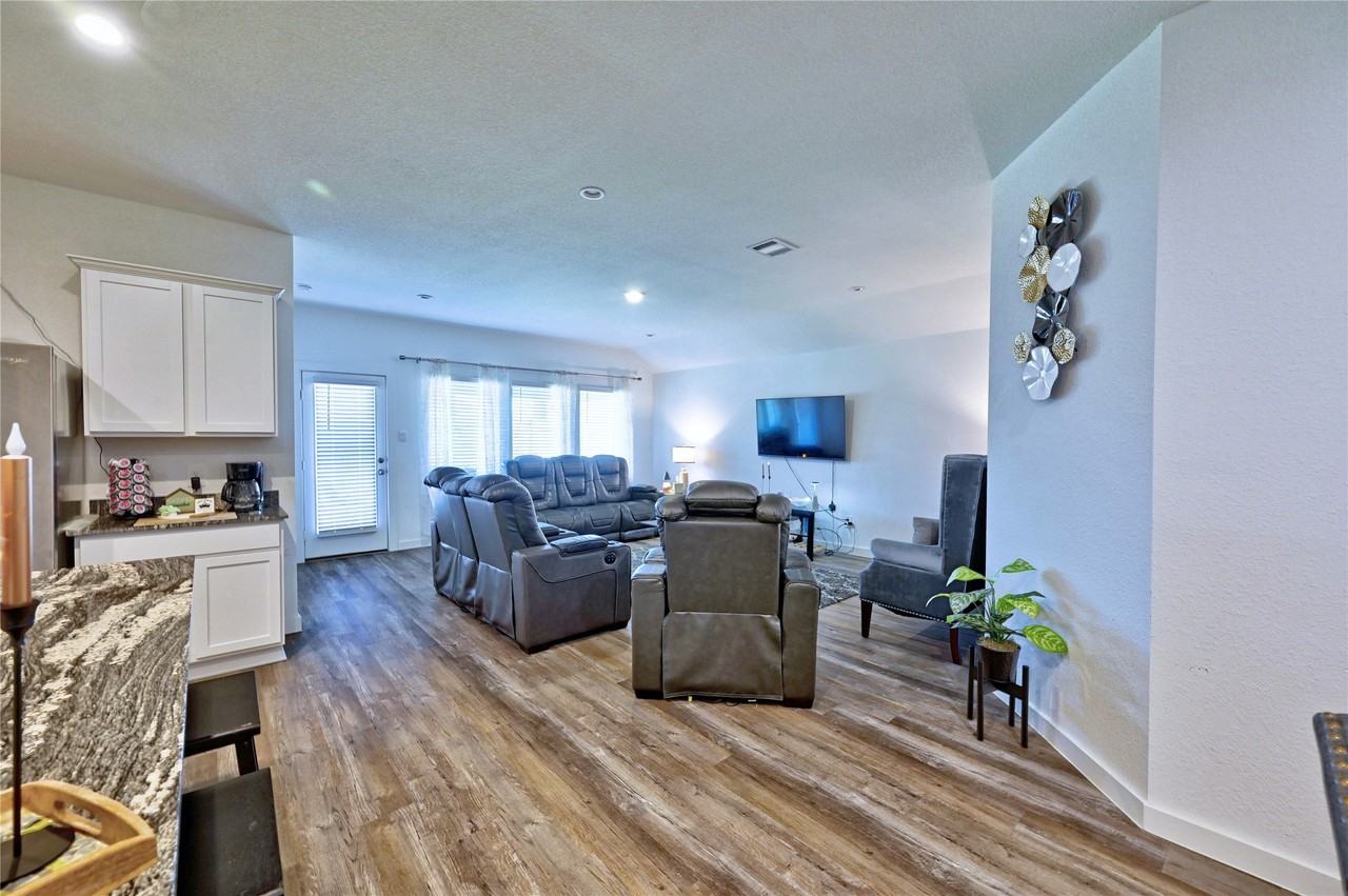 8522 Kokernot Ln #8522 - Photo 7 of 50