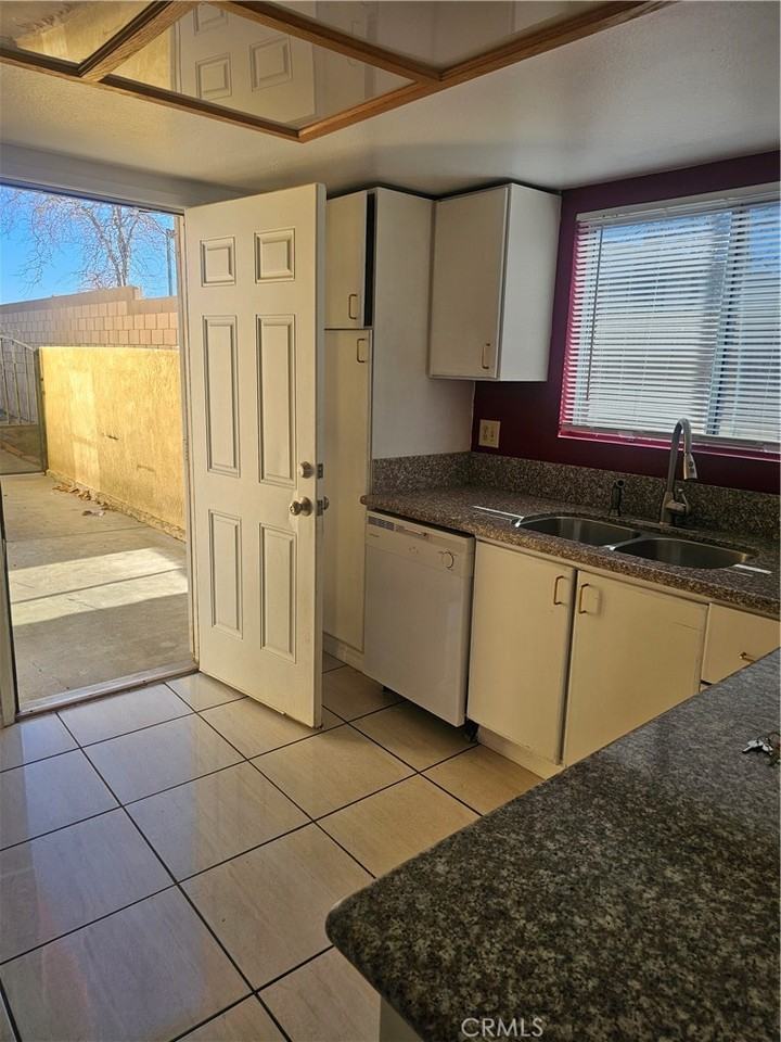 38000 17th St E #38000-16 - Photo 3 of 24