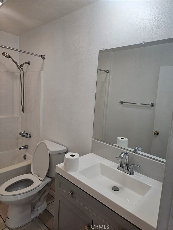 38000 17th St E #38000-16 - Photo 7 of 24