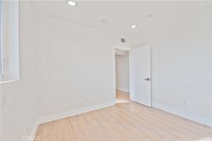 featured image of 637 N Harvard Blvd