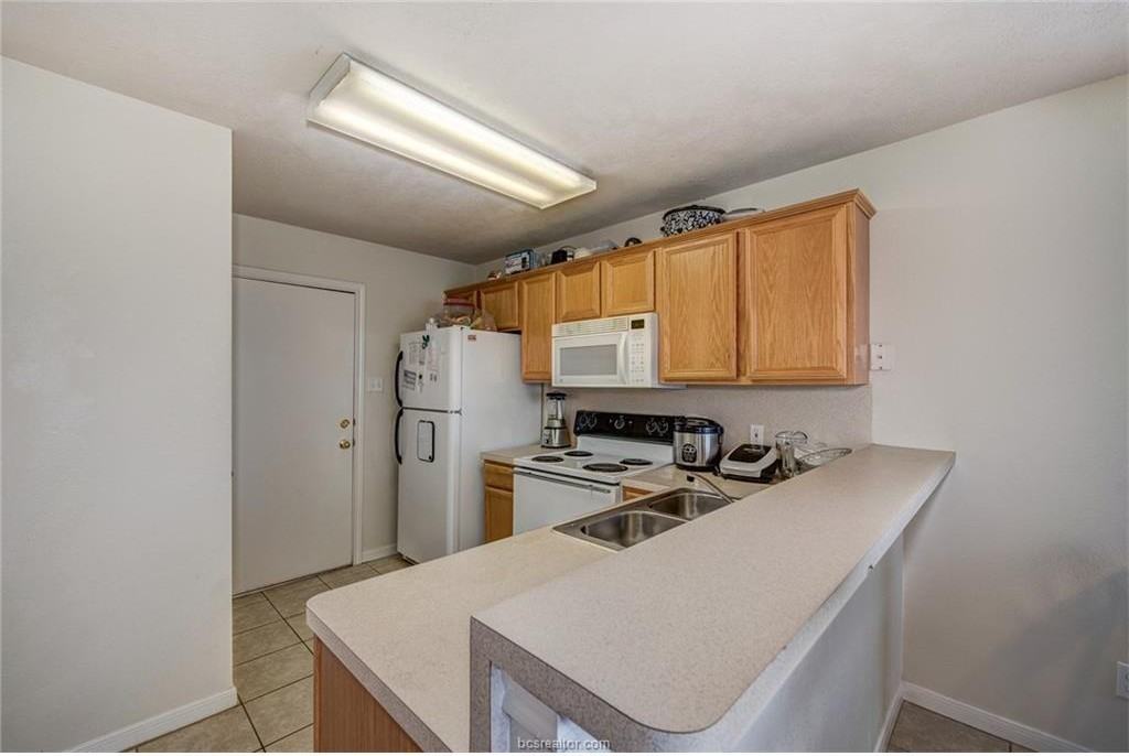 913 Gardenia St #913 - Photo 5 of 9