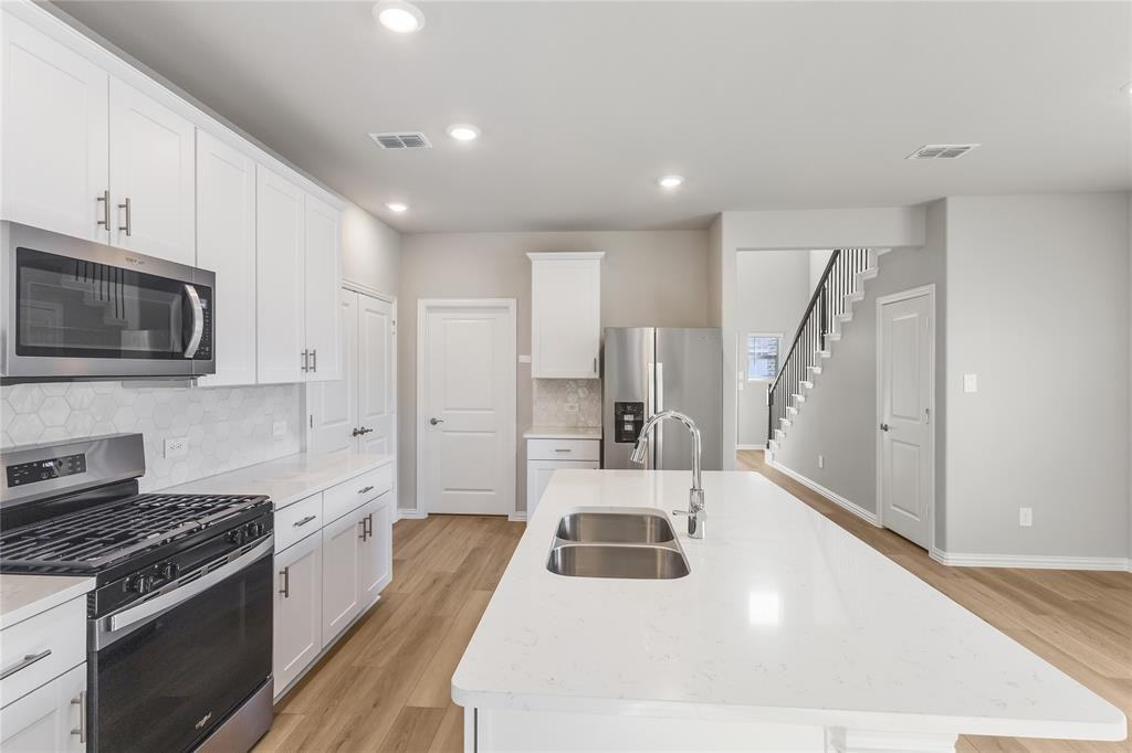 510 Clover Creek Dr #510 - Photo 2 of 25