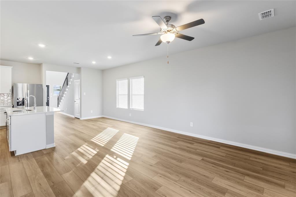 510 Clover Creek Dr #510 - Photo 5 of 25