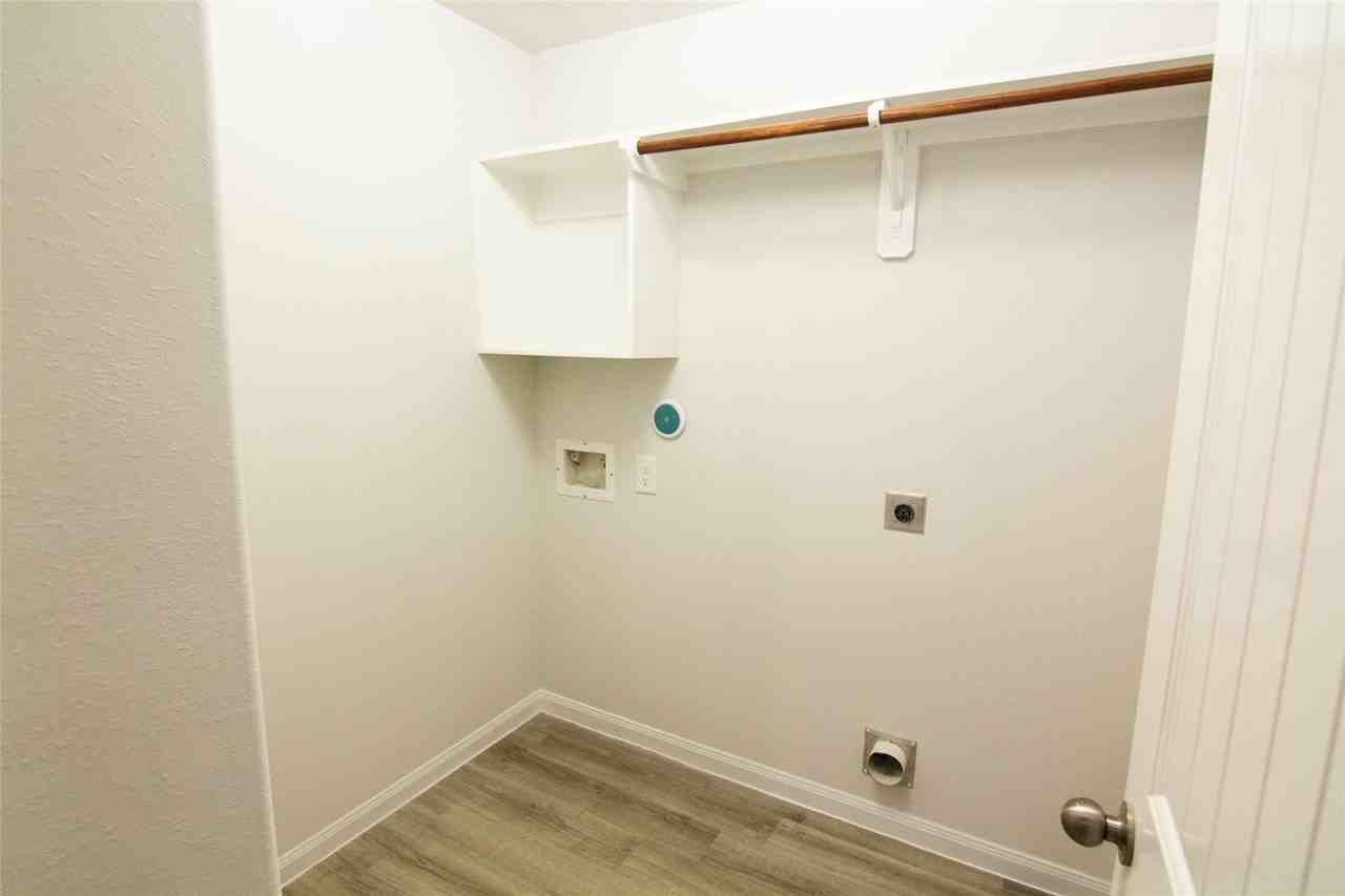 18511 Queesborough Creek Rd #18511 - Photo 2 of 14